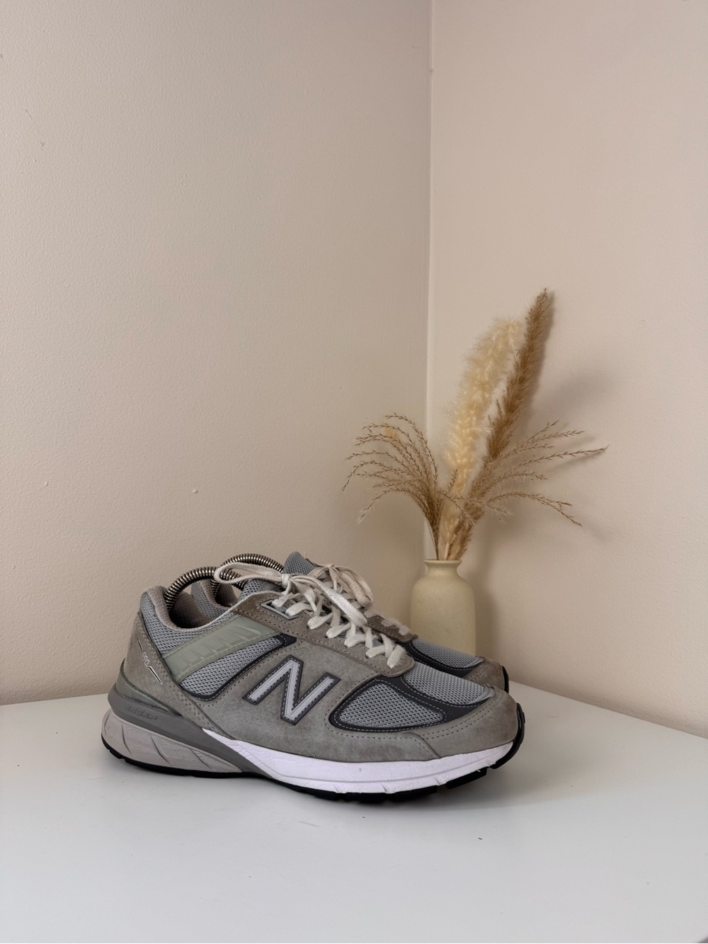 New Balance 990v5 Gray – US 8 / EU 41.5